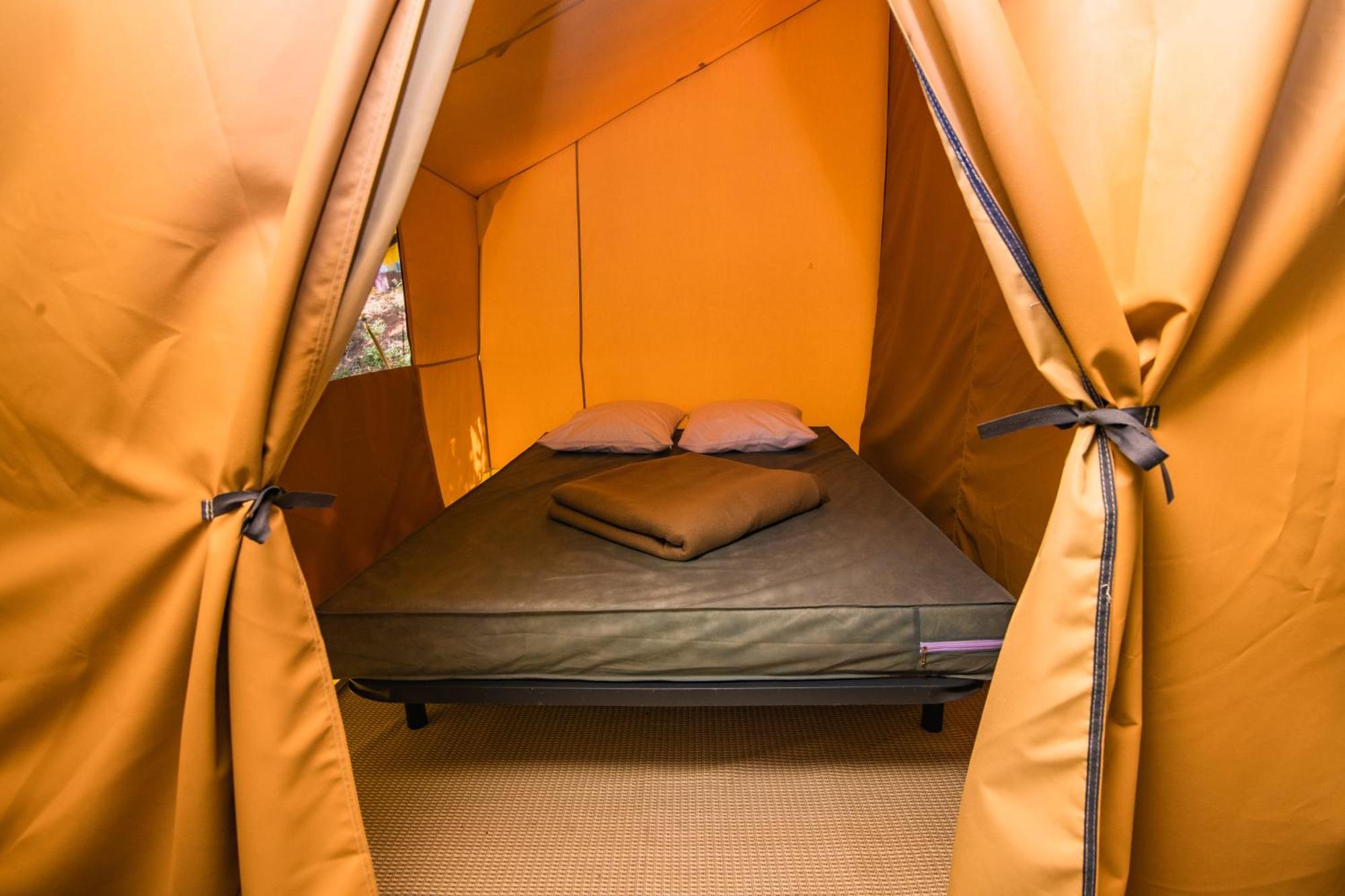 Camping Onlycamp La Confluence Savonnières Esterno foto